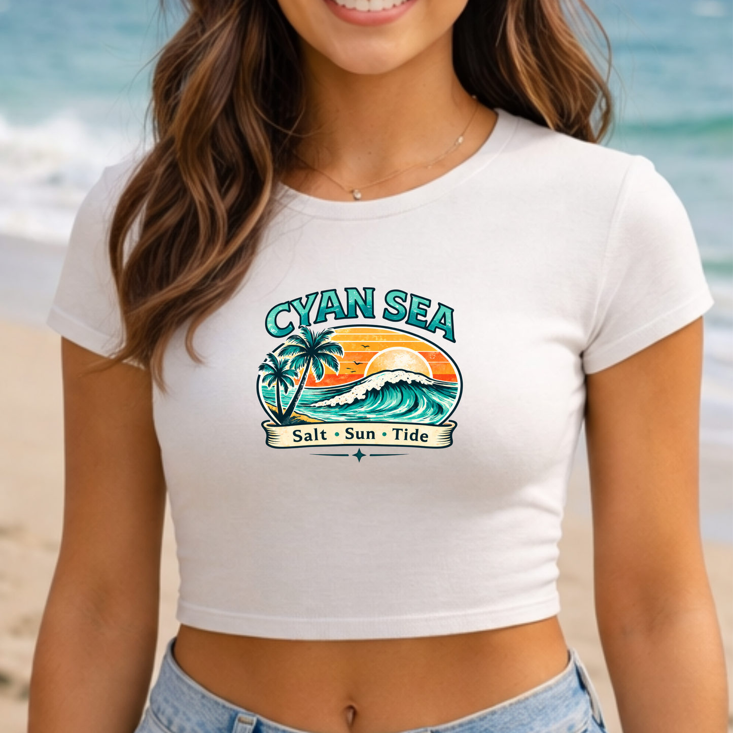 Cyan Sea Cropped Tee – Markantes Logo auf der Brust